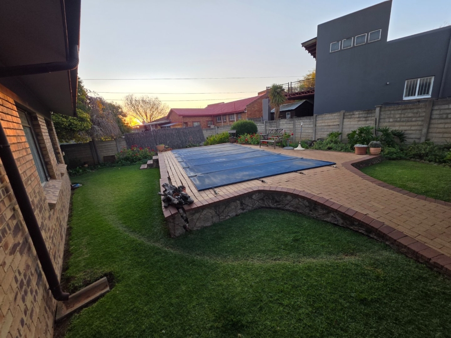 4 Bedroom Property for Sale in Heuwelsig Free State